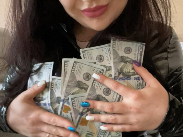 Every money slave knows that his FinDomme will drain him dry